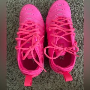 Nike vapor max hot pink